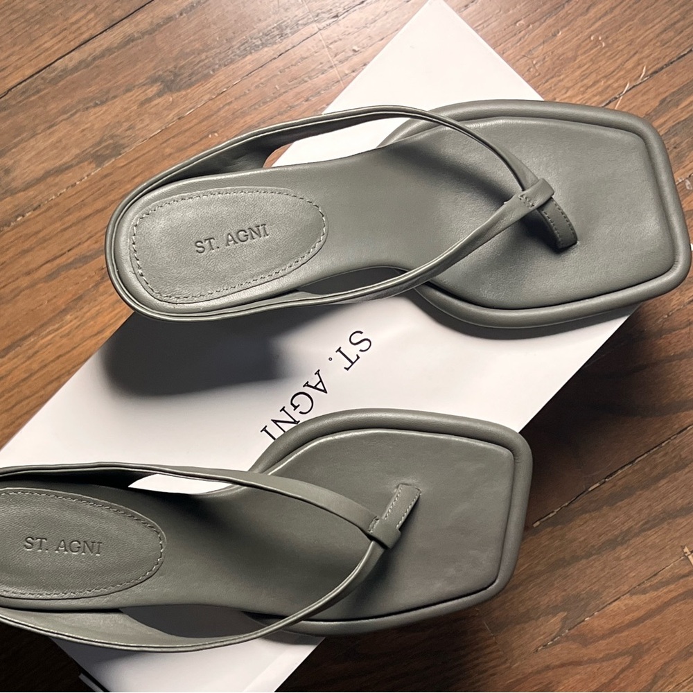 St. Agni Women's Gray Sandals